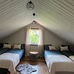 Vakantiehuis Maennisalu Cozy With Hot Tube And Many Extras
