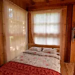 Vakantiehuis Maennisalu Cozy With Hot Tube And Many Extras